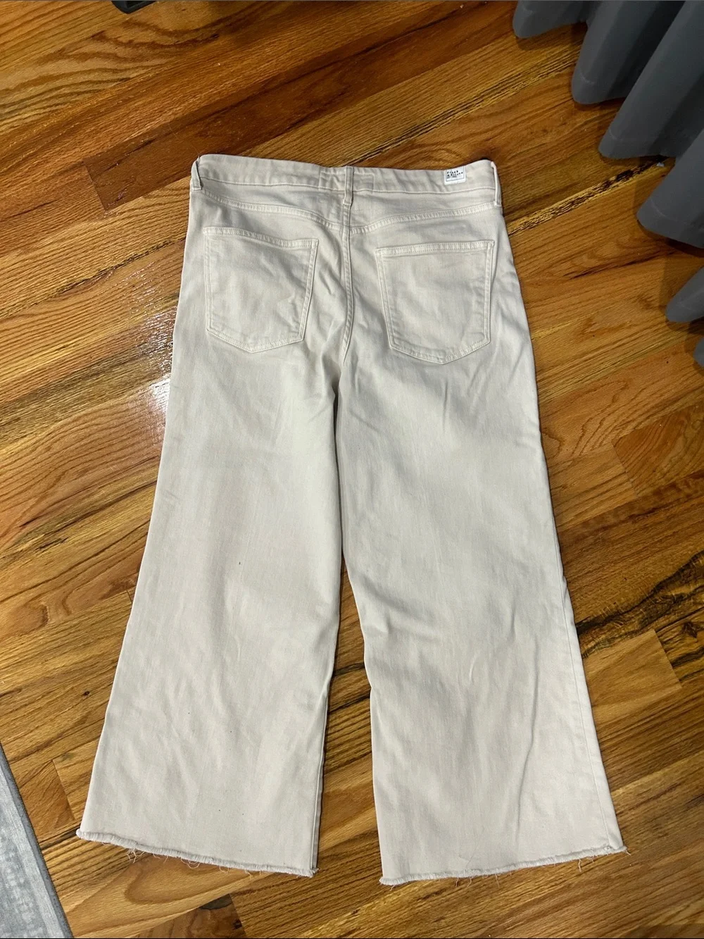 Frank & Eileen Cream Wide Leg Jeans with Frayed Hem - Picture 6 of 6